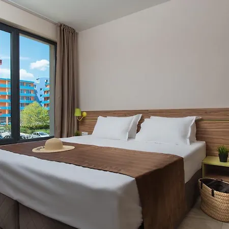 Tm Deluxe Located In Sunny Holiday park 3*